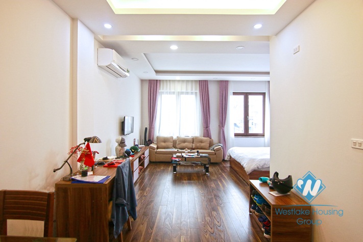 Modern & spacious, daily serviced studio for rent in Ba Dinh Hanoi